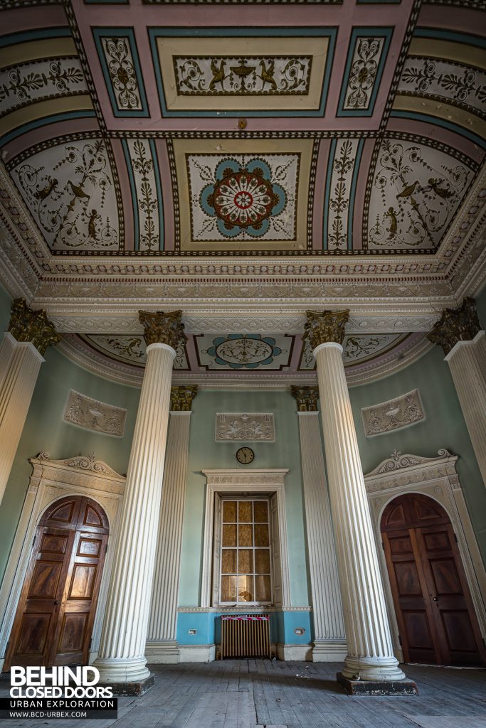 Buxton Crescent - Columns