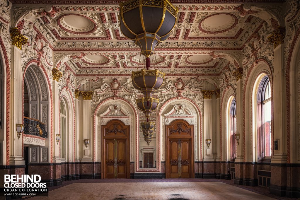 The Grand Hotel, Birmingham - Twin doors in the Grosvenor ballroom