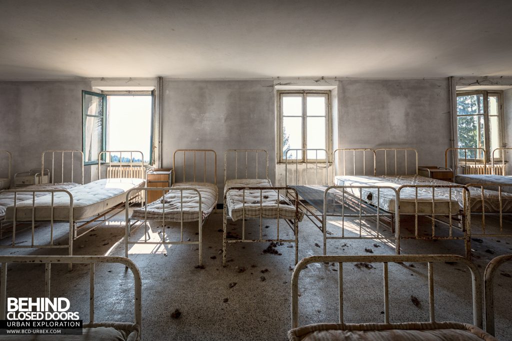 Red Cross Hospital, Italy - Lots of beds