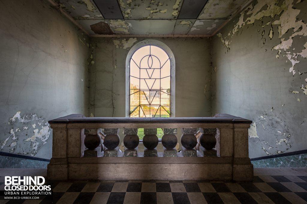 St Joseph's Orphanage Italy - Thick bannister at top of stairs