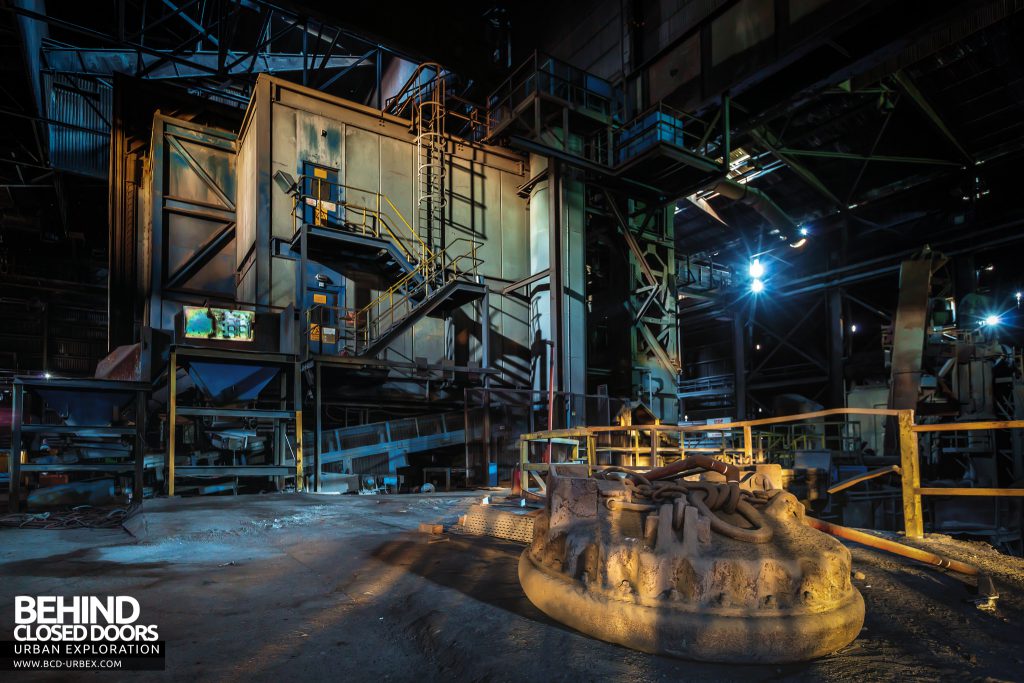 Thamesteel Sheerness - The early morning sun illuminates an electromagnet