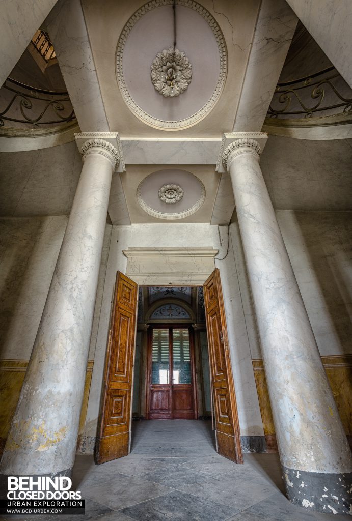 Palace Casino, Italy - Columns between the stairs