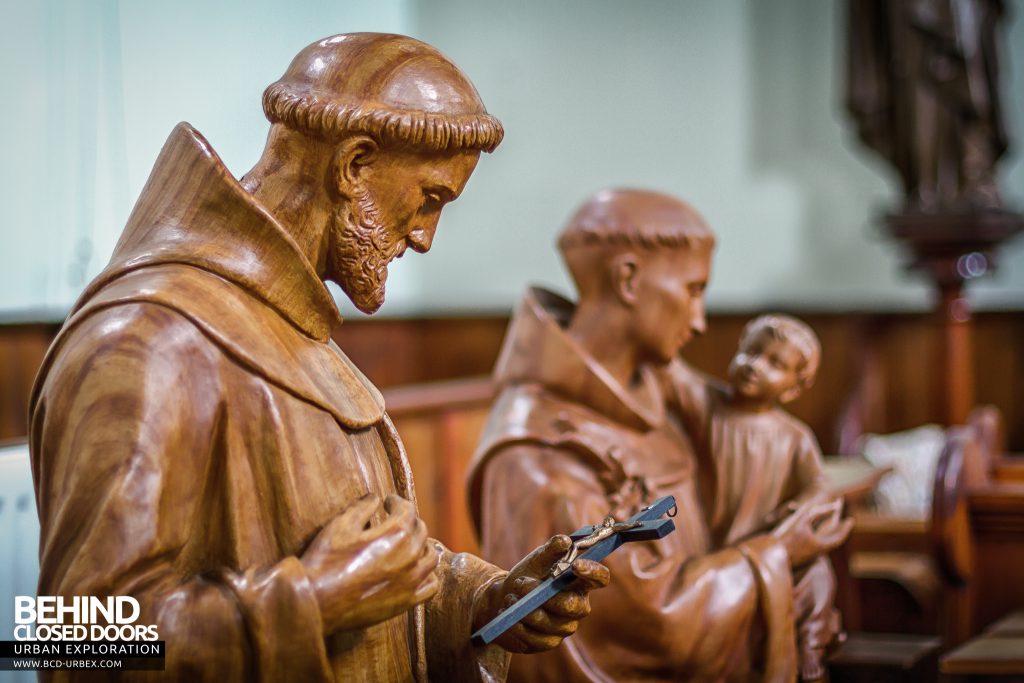 St Joseph's Convent of the Poor Clares - Statues in the chapel