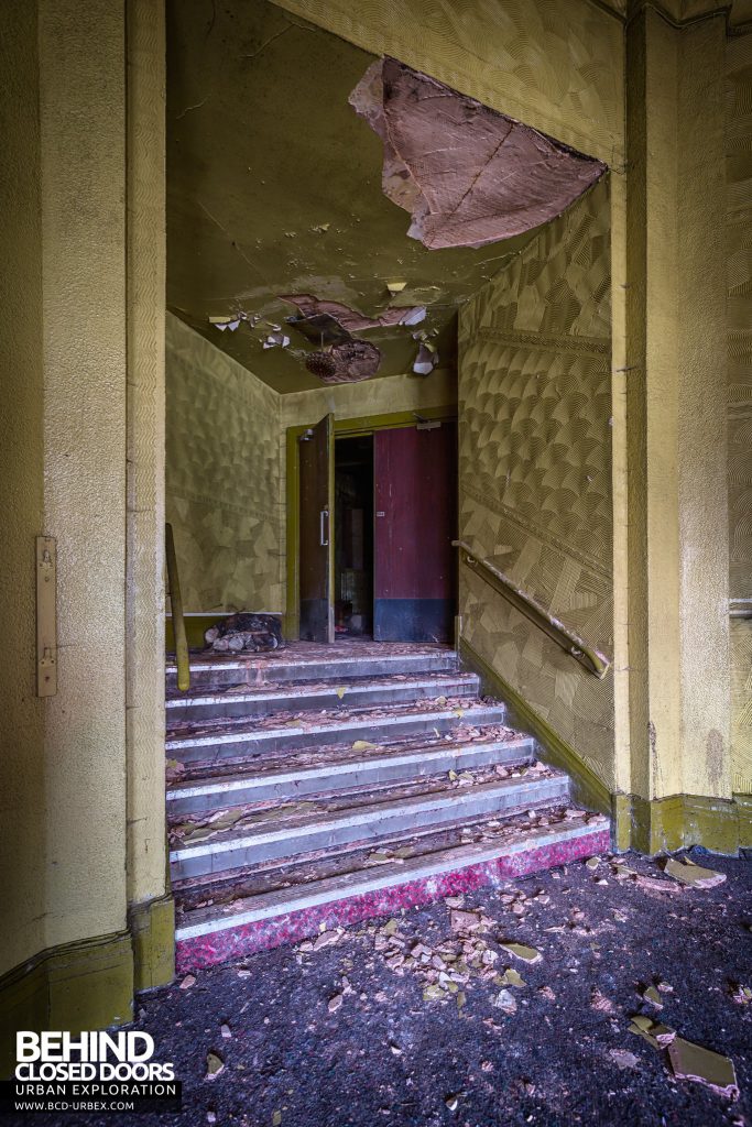 Danilo Cinema - Decaying steps