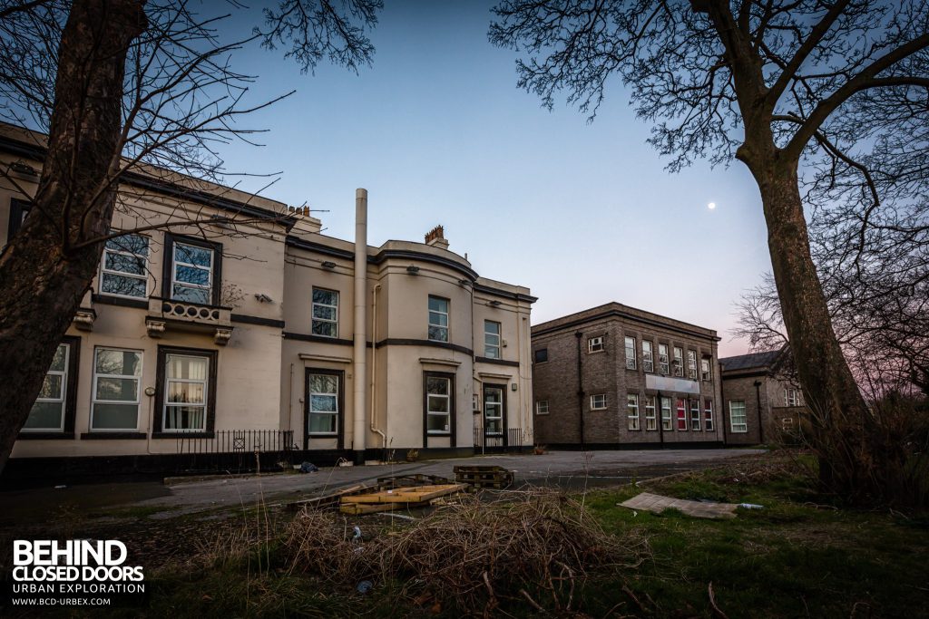 Holly Lodge, Liverpool - External view of the college from the front