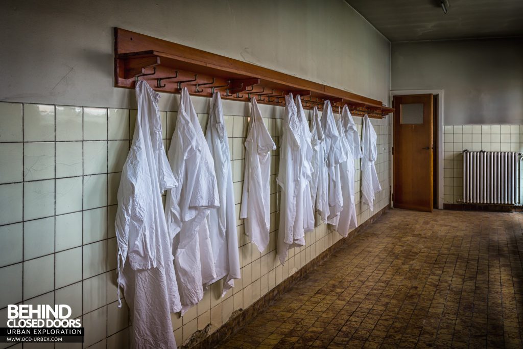 Twin Morgue, Belgium - Aprons hanging ready for use