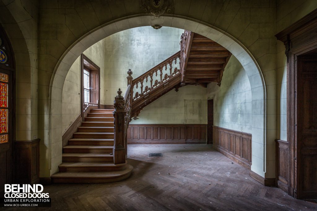 Château Poseidon, France - Staircase in archway