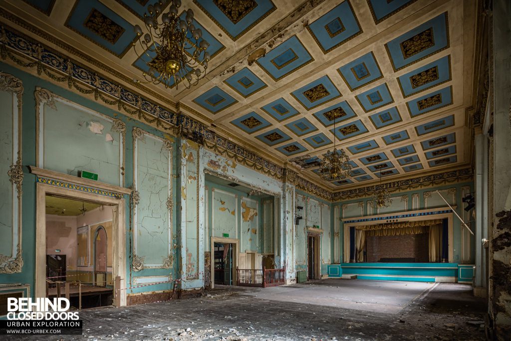 Wellington Rooms / Irish Centre, Liverpool - The ballroom could be used as a theatre