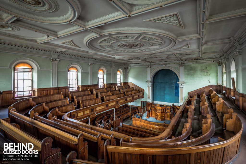 Capel Salem, Pwllheli - View across the balcony seating