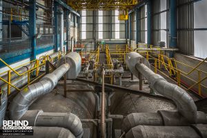 Spondon H Power Station - Tanks and pipes in turbine hall