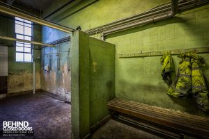 Goodyear Mixing and Retread Plant, Wolverhampton - Old decaying shower room