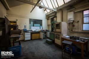 Chamberlin & Hill - Small lab