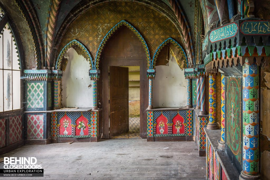 Château Stromae / Castle 65, France - Arabian themed room