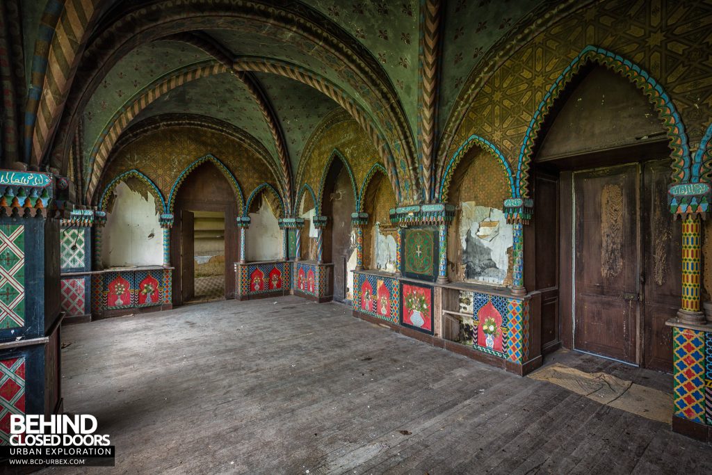 Château Stromae / Castle 65, France - Strangely the house features an Arabian themed room