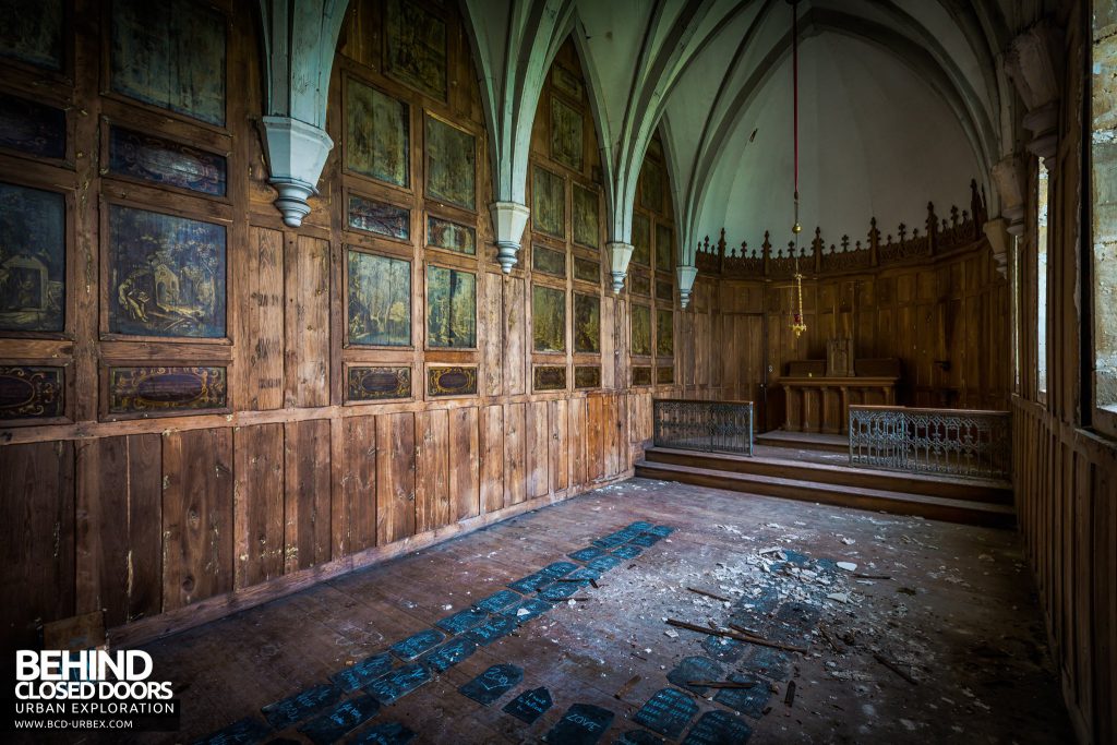 Château Stromae / Castle 65, France - Upstairs there is a rather impressive chapel