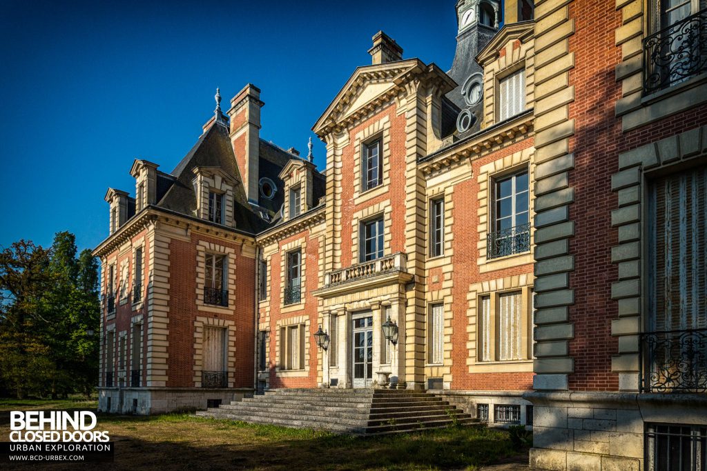 Château Sarco, France - Front elevation