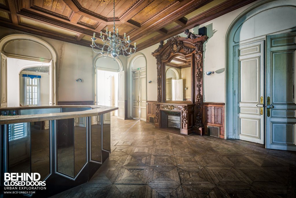 Château Sarco, France - The house was later used a hotel, and this room would have been the bar