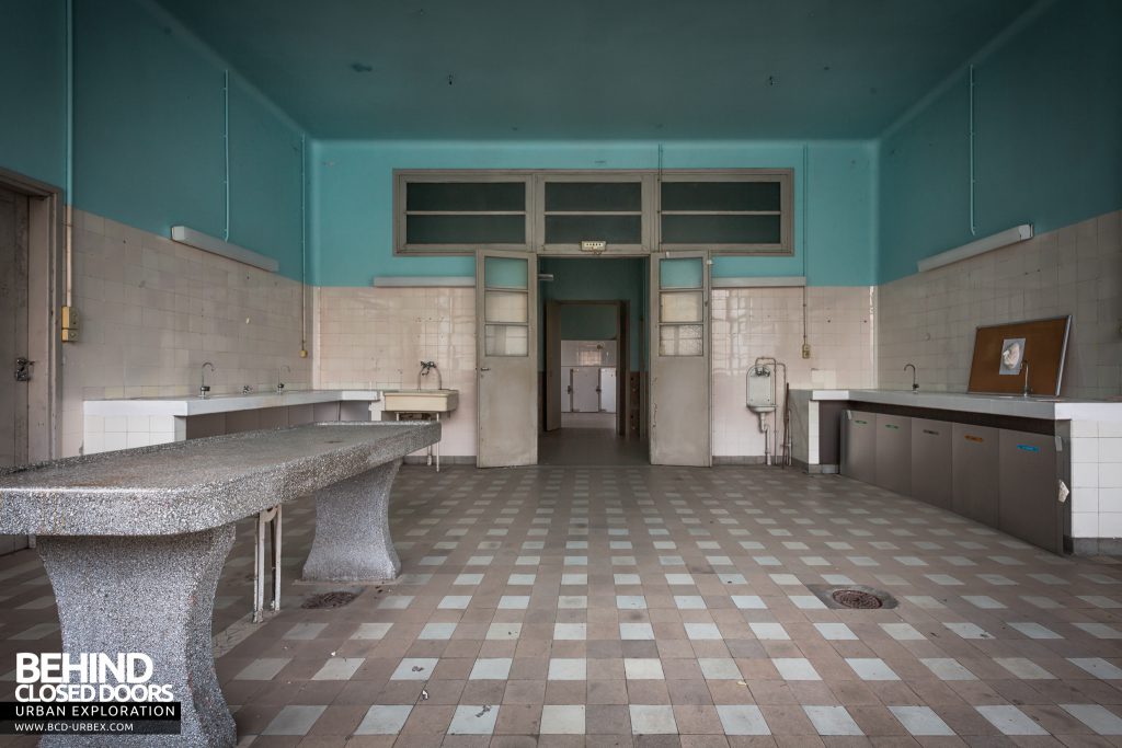 La Morgue Prelude, France - View towards the doors