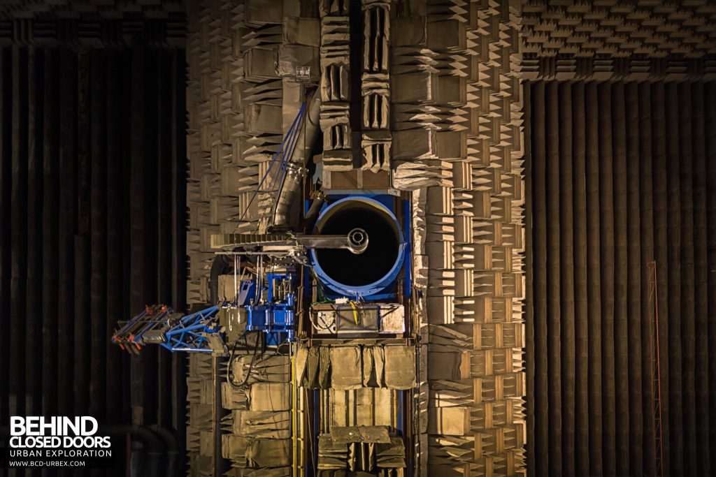 NGTE Pyestock Anechoic Chamber - Straight-on view of the nozzle