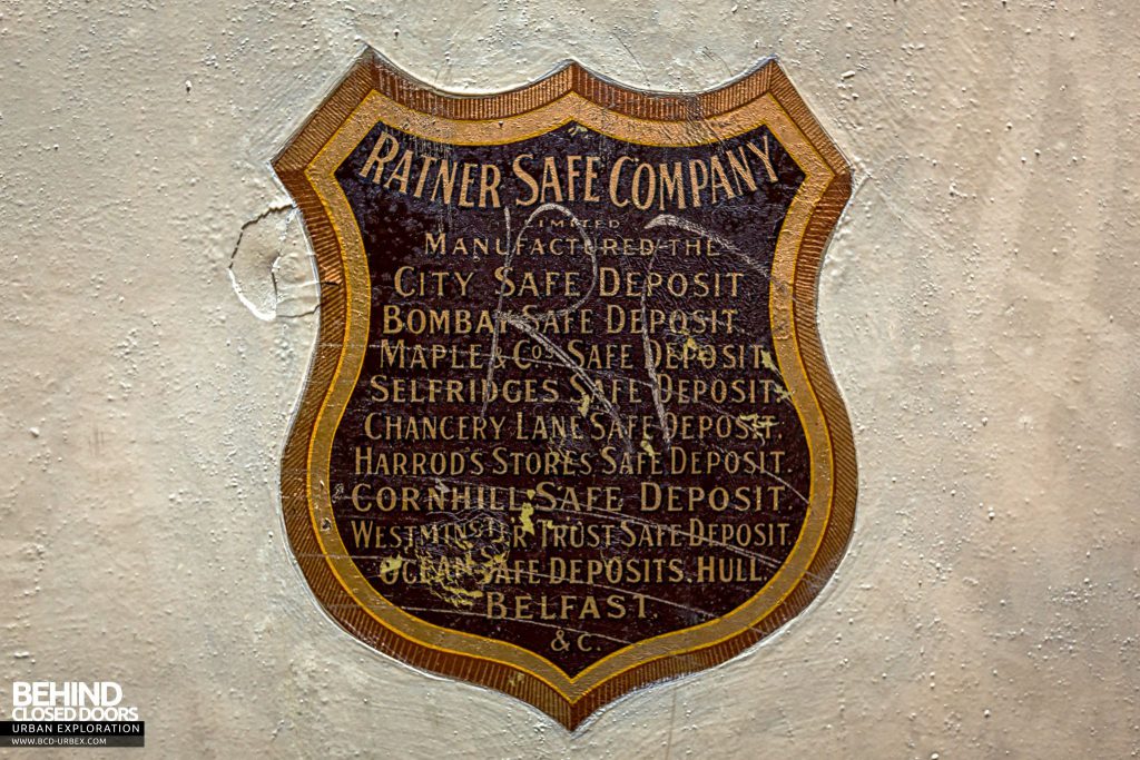 Harbour Chambers, Dundee - Ratner plaque inside vault