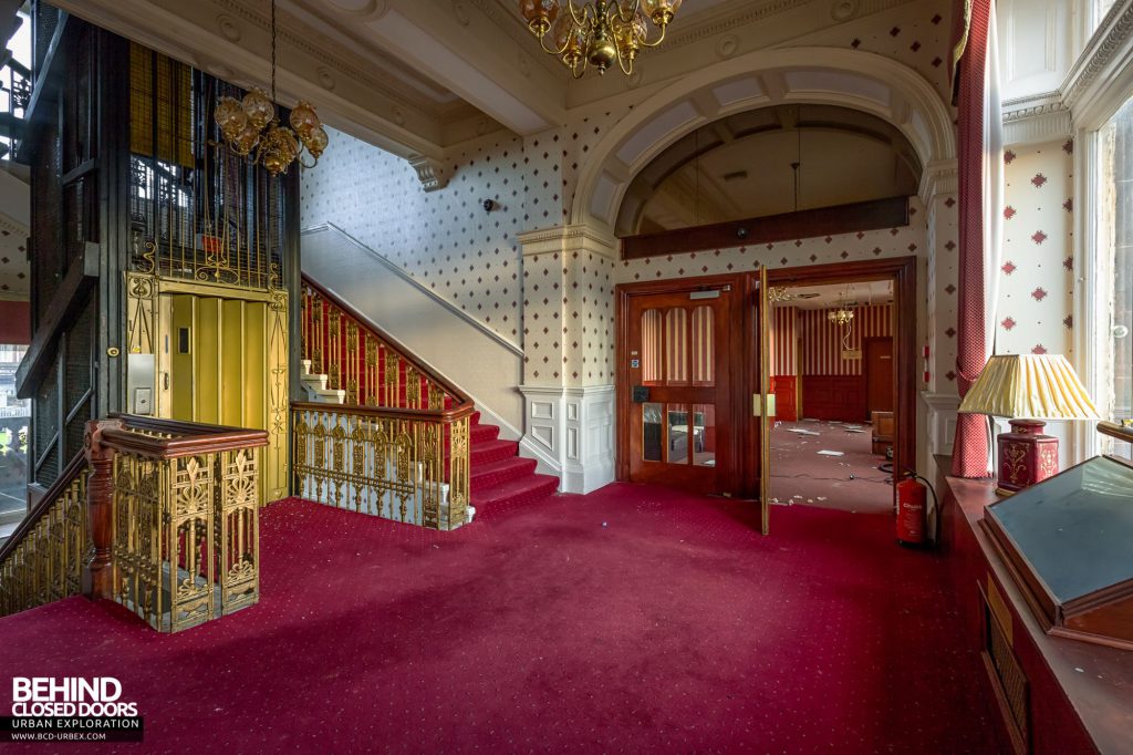 Station Hotel, Ayr - Lift and staircase on the first floor