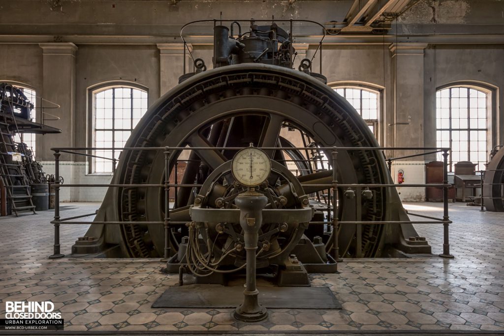 Diesel Centrale, Austria - Front-end view of one of the generators