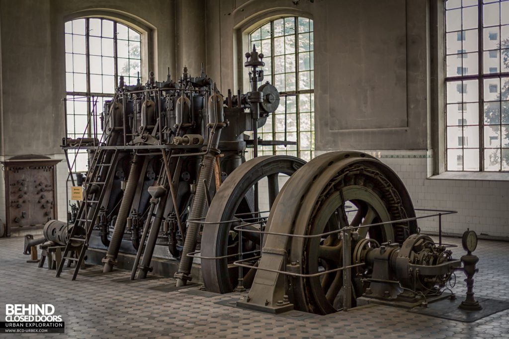 Diesel Centrale, Austria - The smallest of the engines at one end of the hall