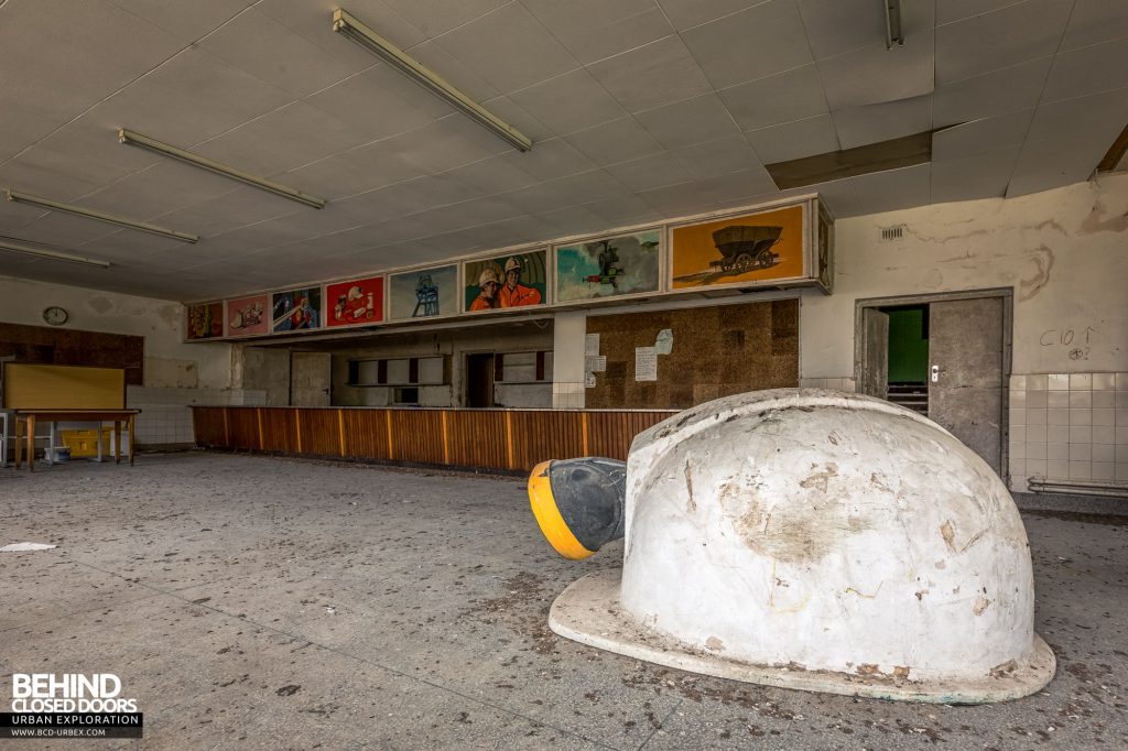 Canteen - Hard hat in the 1950s canteen