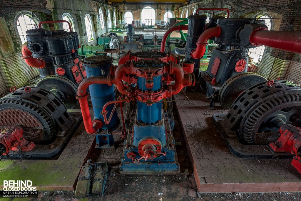 Hesketh Power House - A pair of British Thomson-Houston synchronous induction motors with an Alley air compressor in the centre