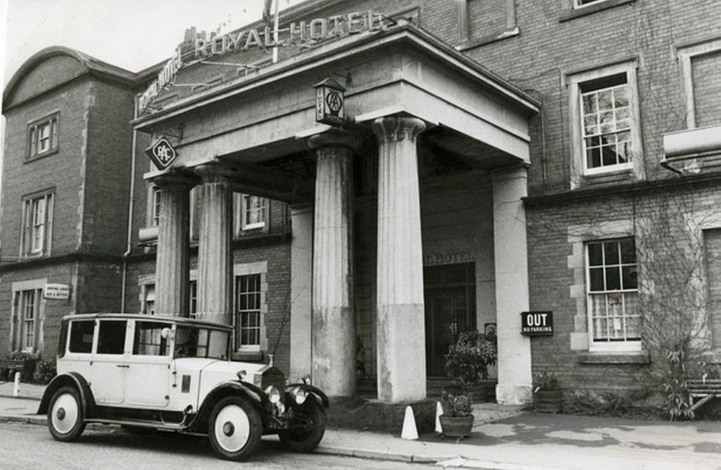 Royal Hotel - Historic photo of the front entrance