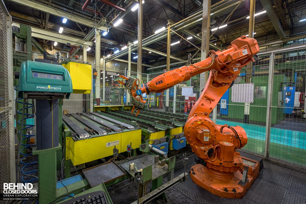 Caterpillar, Gosselies - Robot on the production line