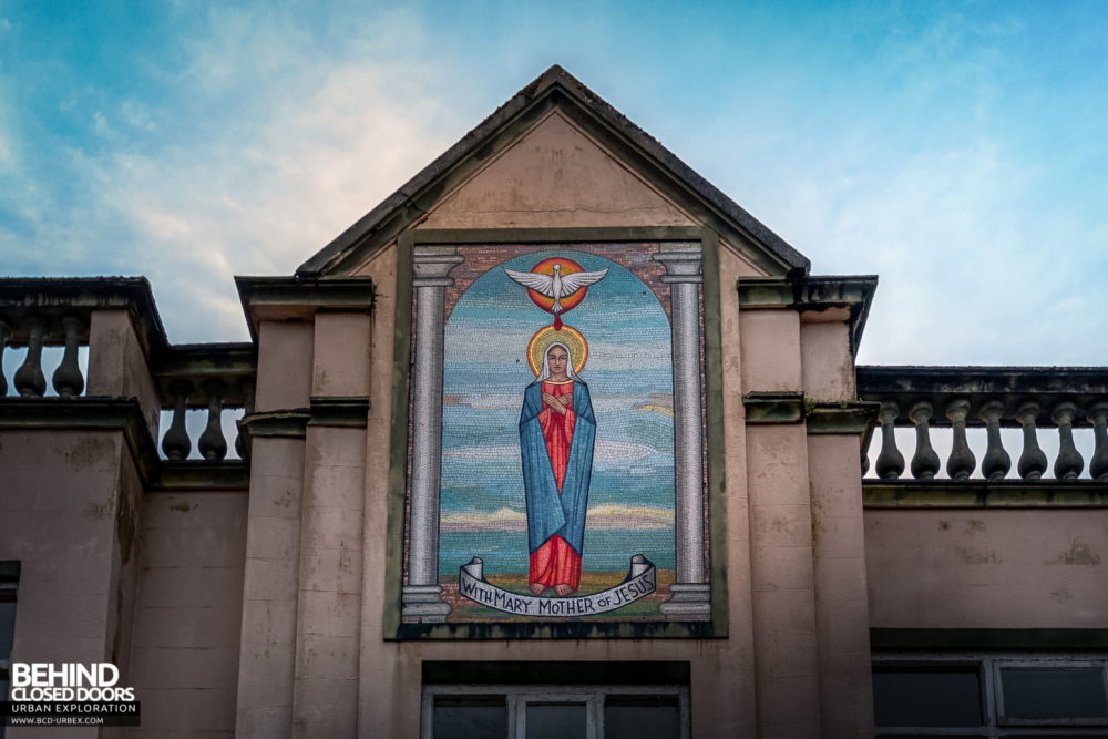 Castle MacGarrett, Ireland - Mary Mother of Jesus mosaic