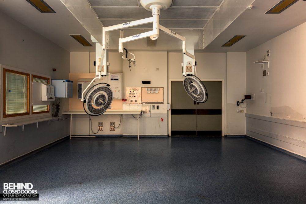 Royal Papworth Hospital - Operating lights in a theatre