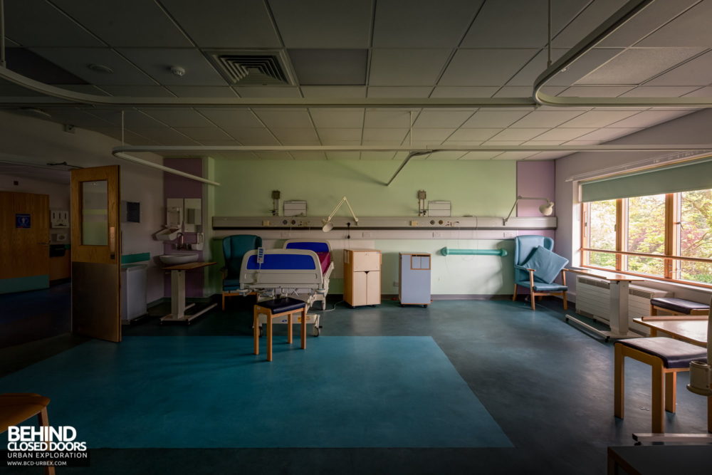 Royal Papworth Hospital - Ward room with bed